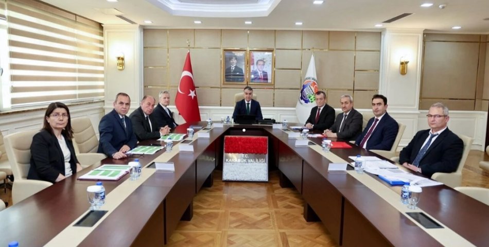 KARABÜK'TE EĞİTİM YATIRIMLARI DEĞERLENDİRİLDİ