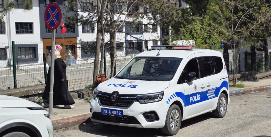 KARABÜK’TE OKUL ÇEVRELERİNDE GÜVENLİK ARTIRILDI